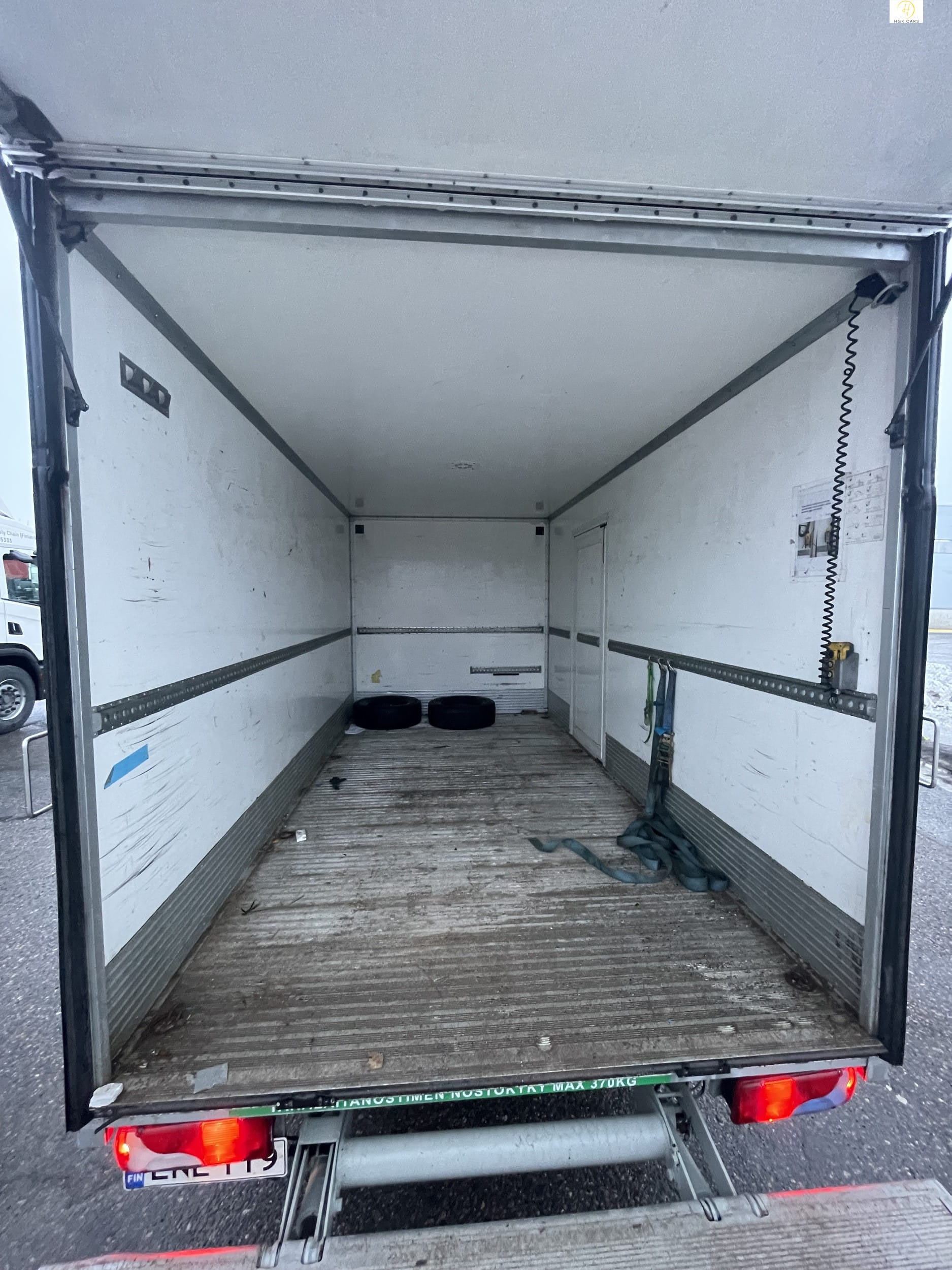 Volkswagen Crafter kaappiauto perälautanostimella – kuva 7