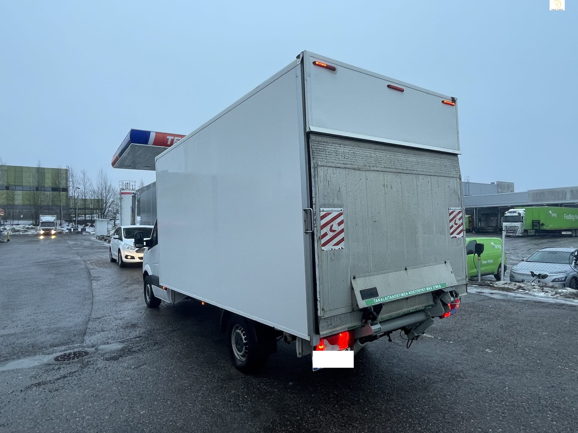 Volkswagen Crafter kaappiauto perälautanostimella – kuva 3