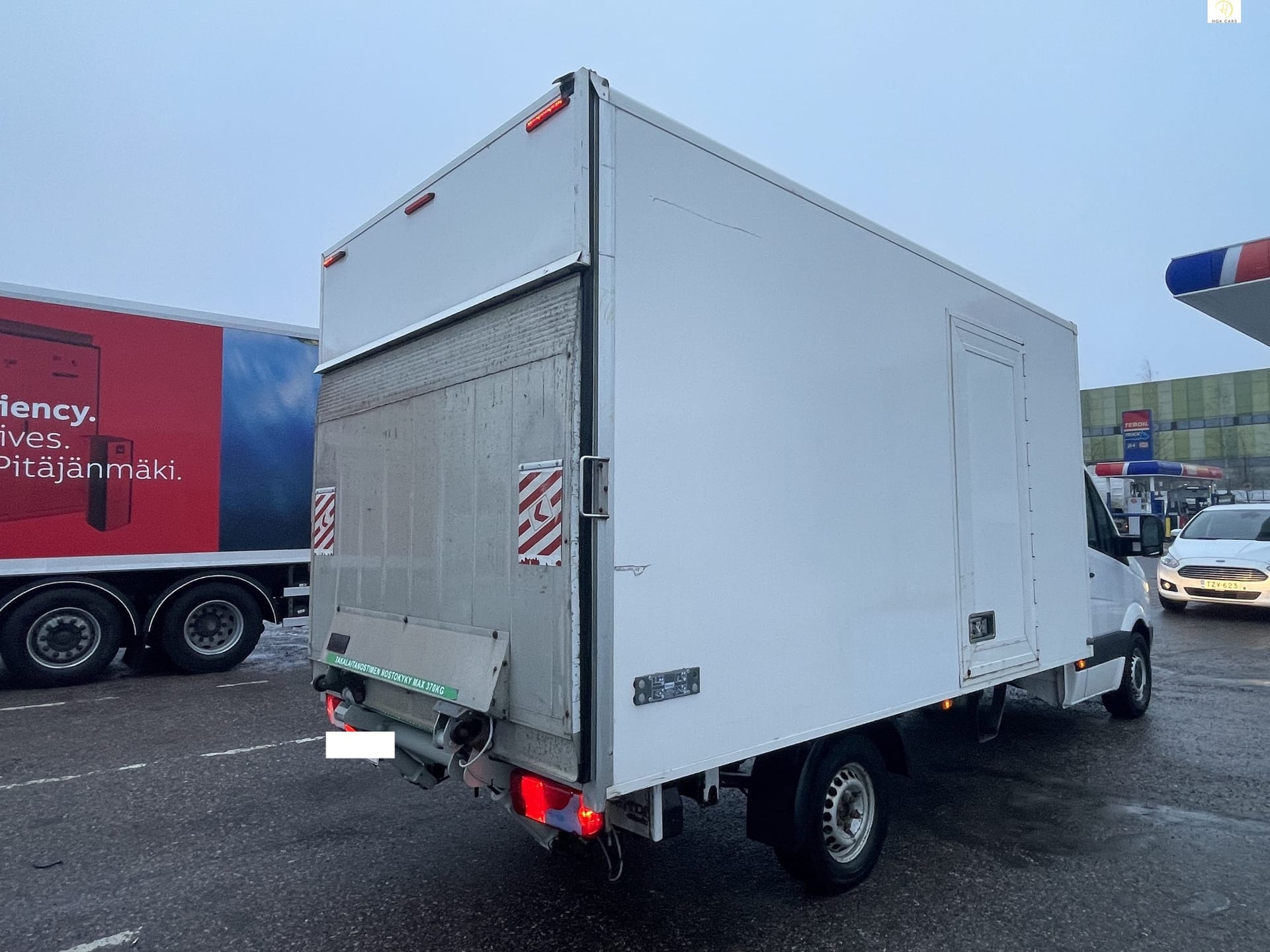 Volkswagen Crafter kaappiauto perälautanostimella – kuva 4