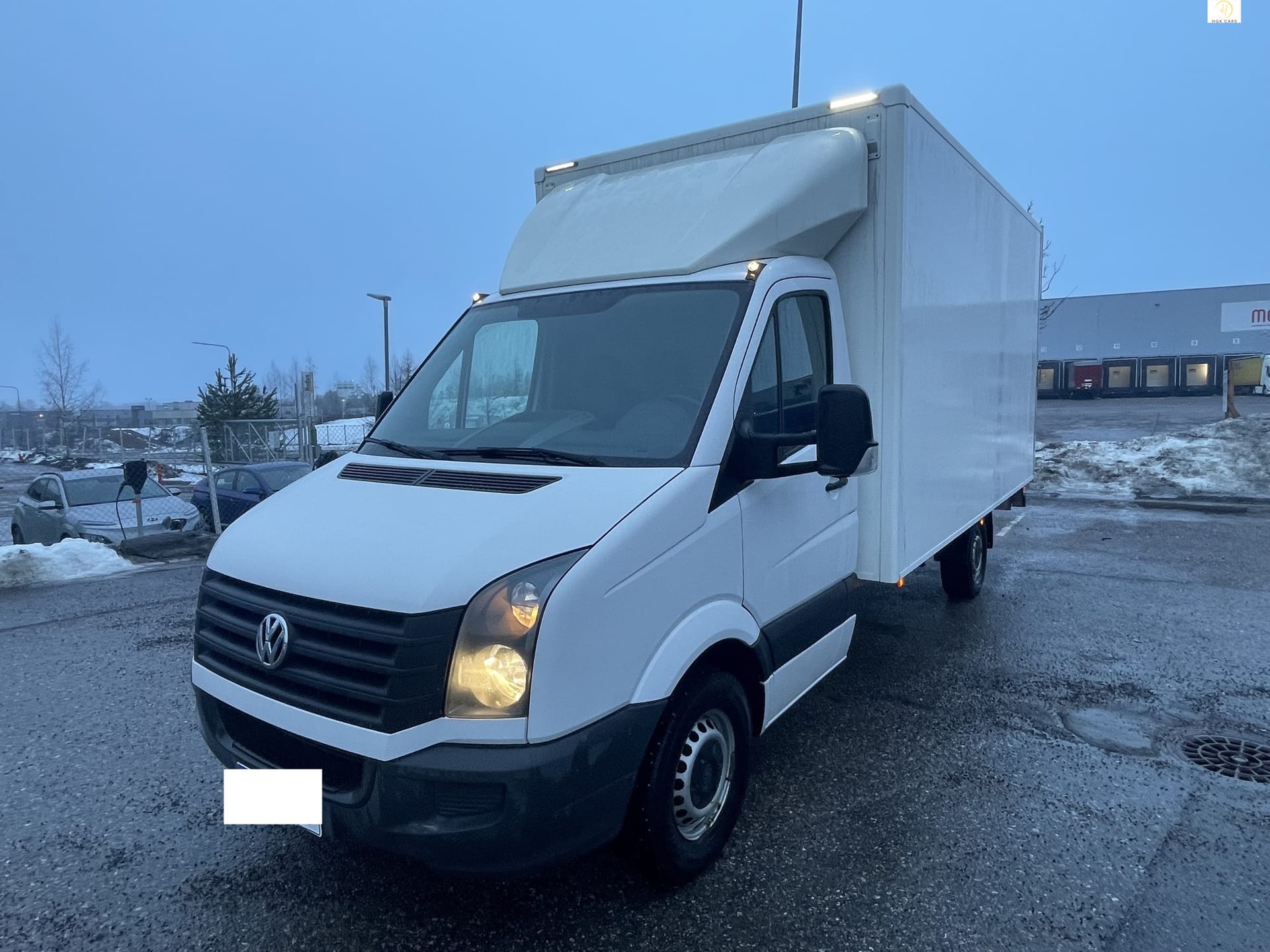 Volkswagen Crafter kaappiauto perälautanostimella