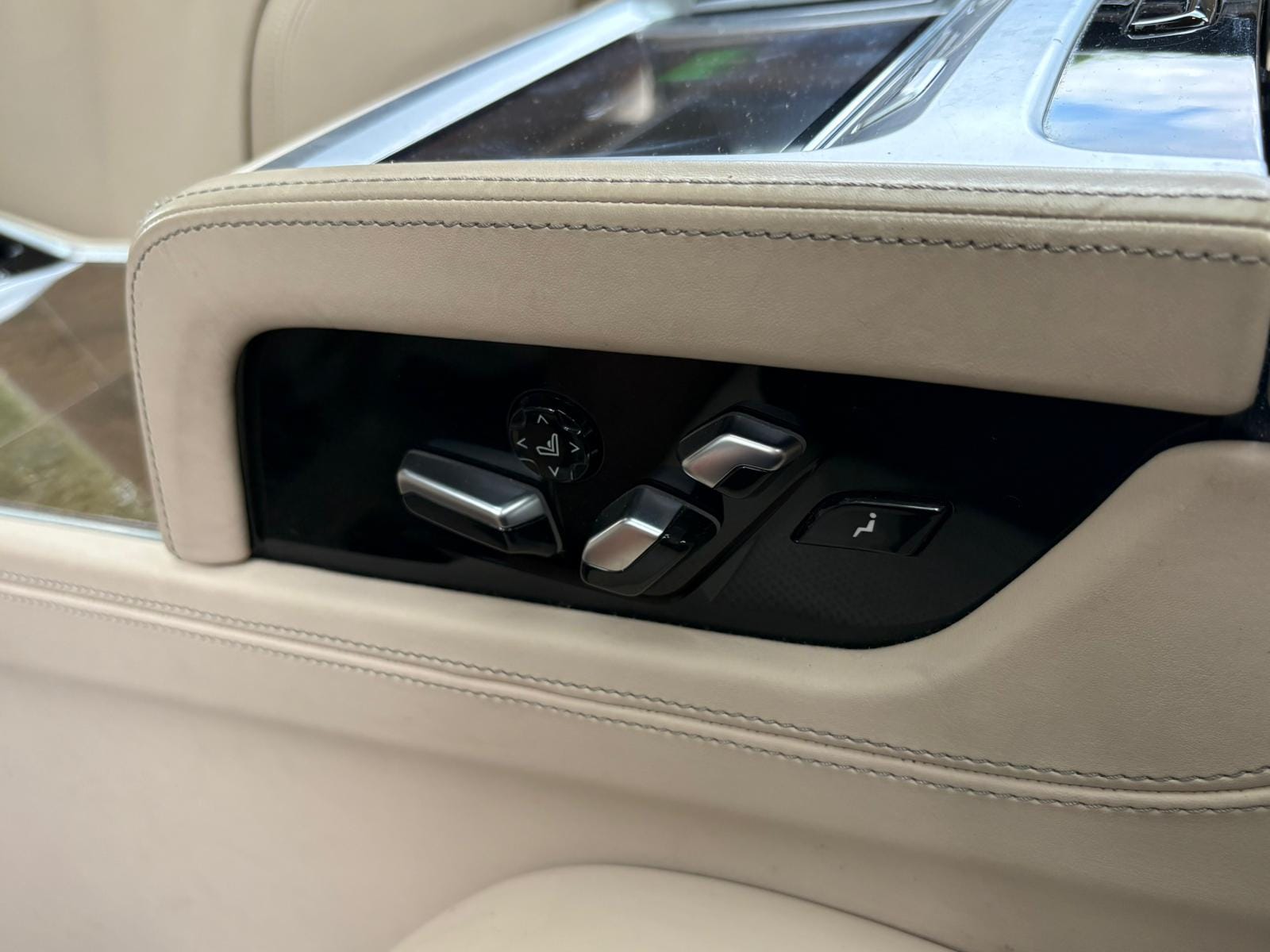 BMW 740LeX xDrive iPerformance hybrid 2.0 Aut. – kuva 24