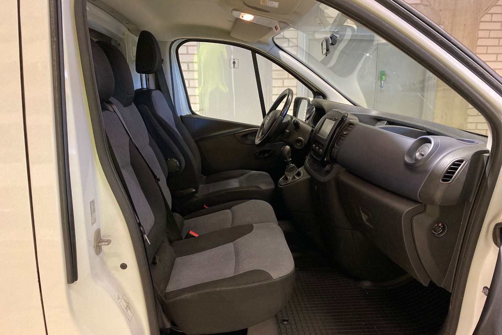 Opel Vivaro – kuva 6