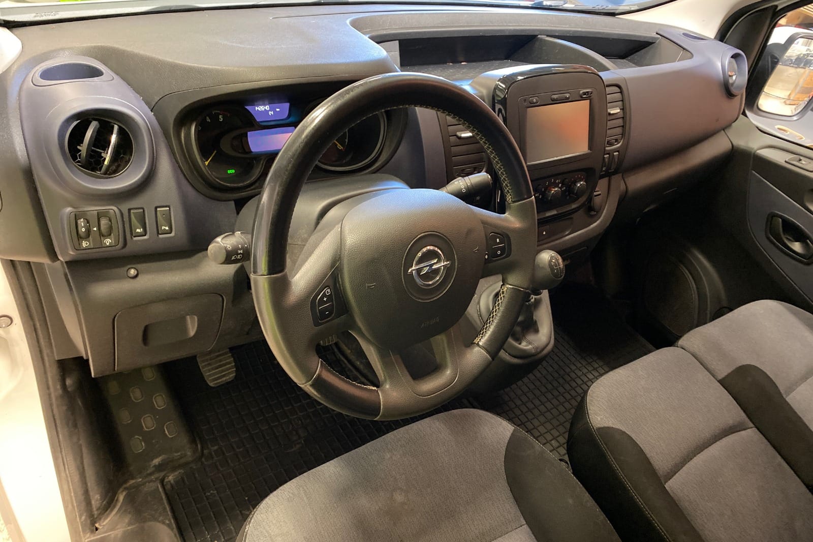 Opel Vivaro – kuva 7
