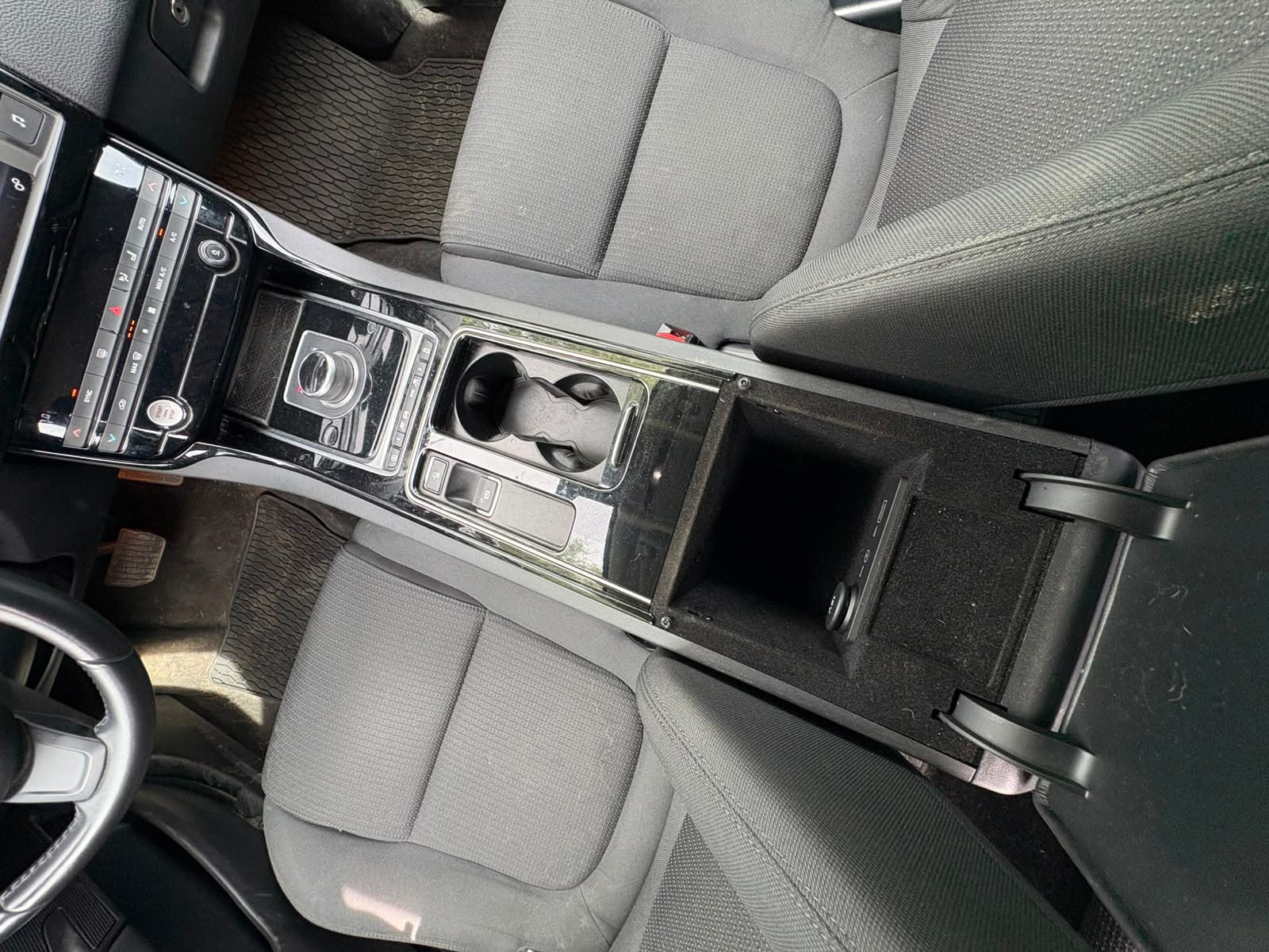 Jaguar XE – kuva 12