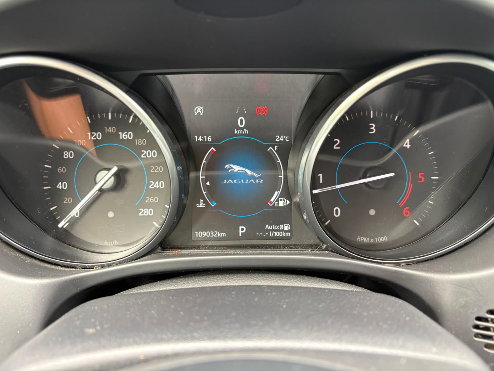 Jaguar XE – kuva 13