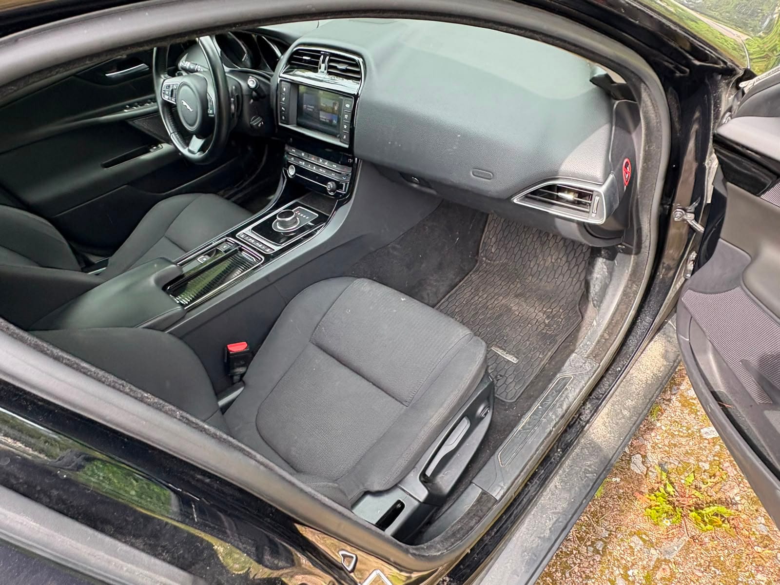 Jaguar XE – kuva 9