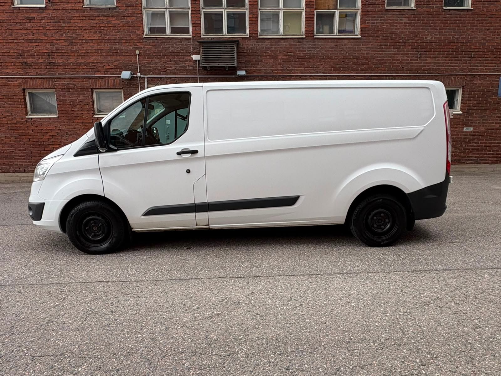 Ford Transit Custom – kuva 5