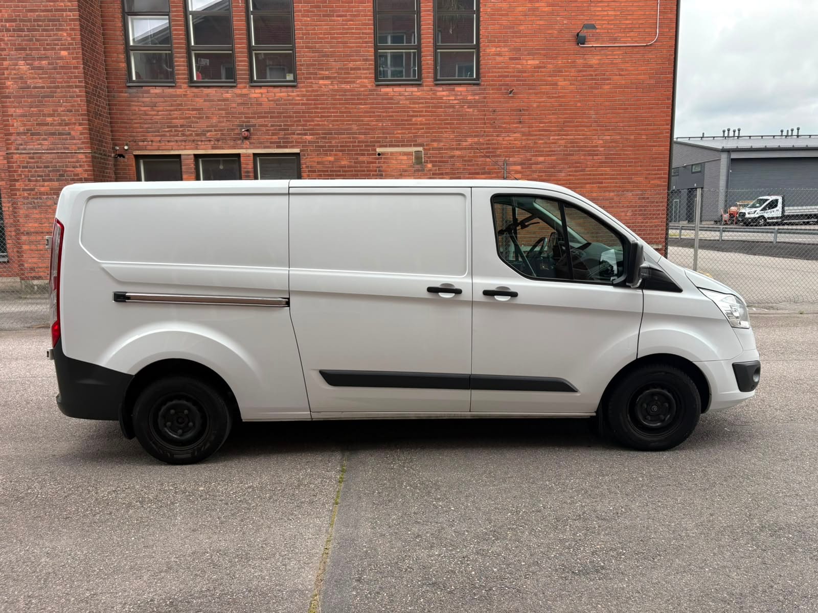 Ford Transit Custom – kuva 9